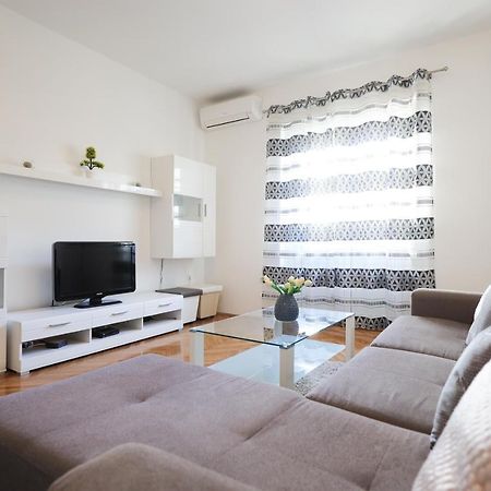 Zara City Center Apartment Luaran gambar