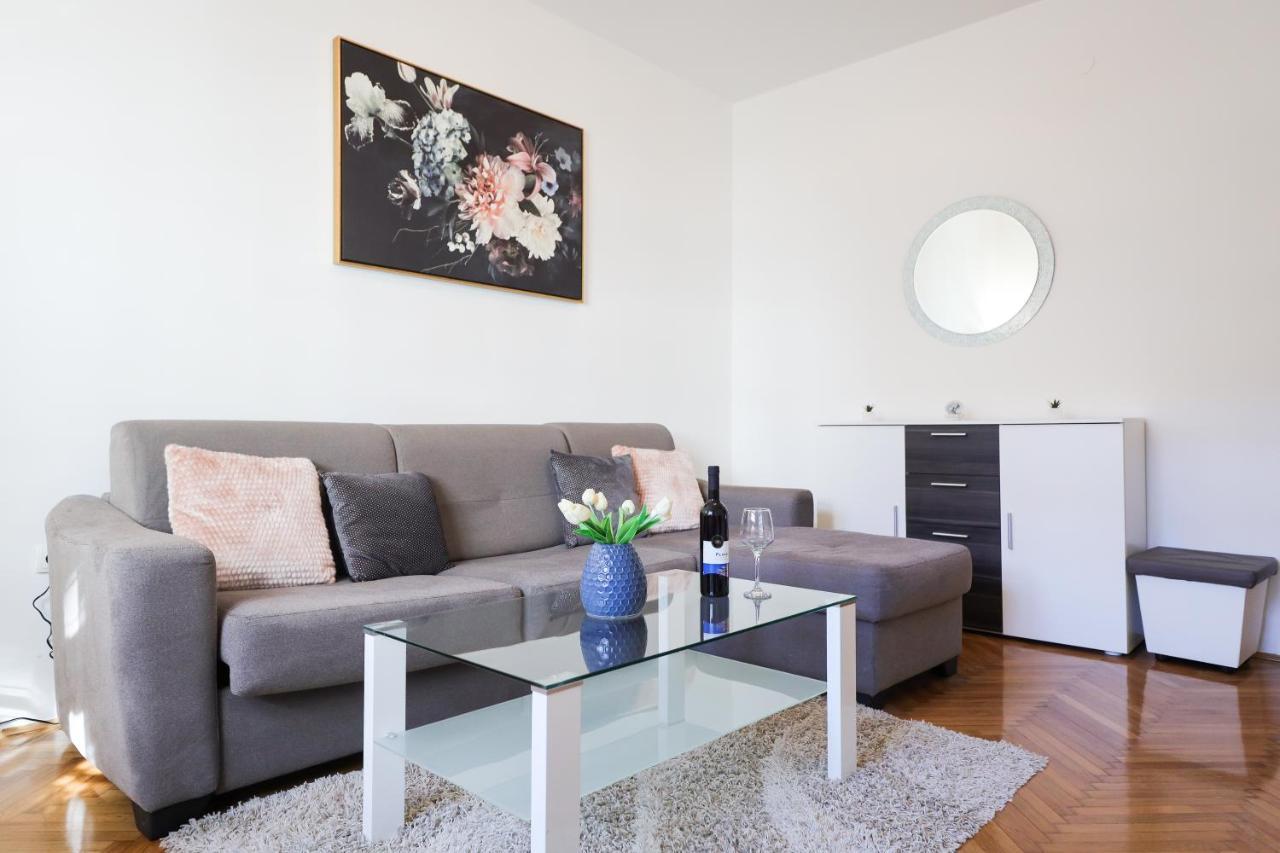 Zara City Center Apartment Luaran gambar